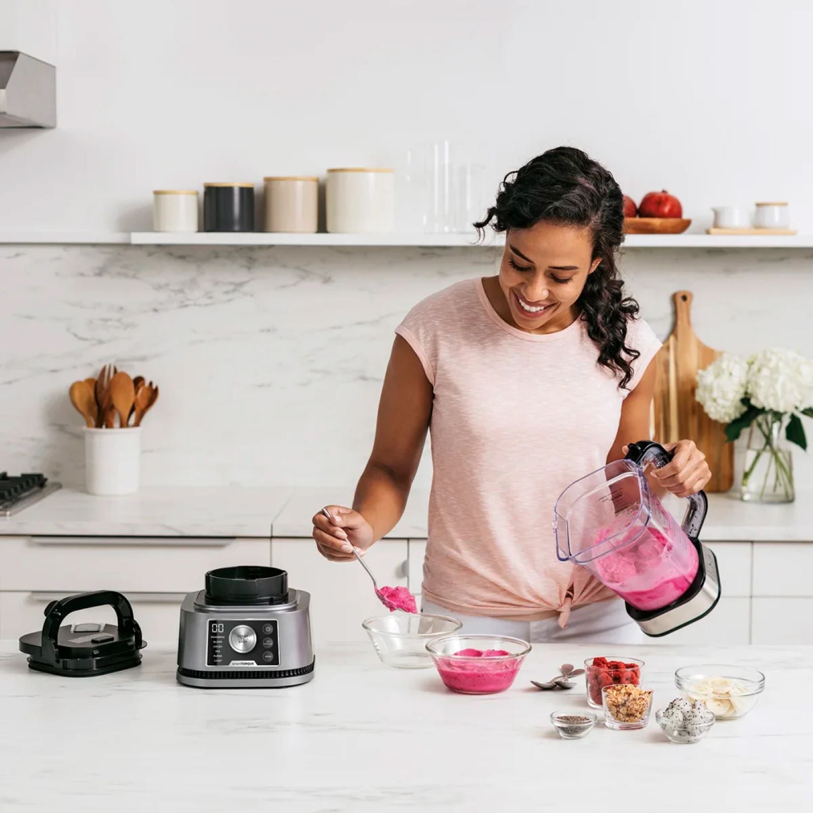 NINJA FOODI 3 IN 1 AKILLI TORK VE AUTO-IQ SİSTEMLİ POWER NUTRİ BLENDERGÜMÜŞ